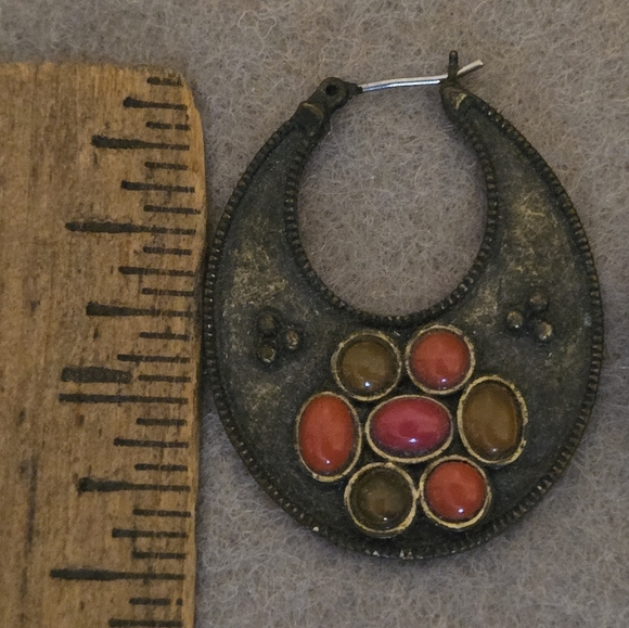 Elegant Hoop Earrings with Red and Gold Accents - Picture 3 of 5